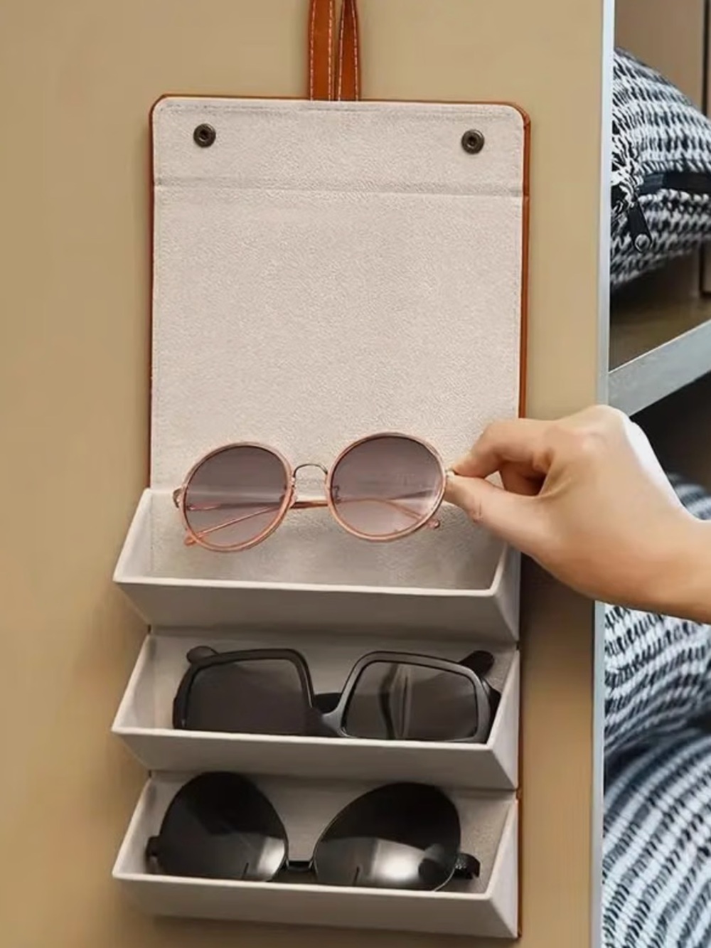Travel sunglasses case, NWOT